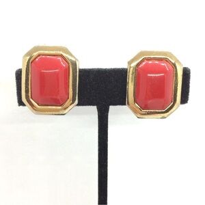 3/$30 VINTAGE GINNIE JOHANSEN RED PLASTIC CLIP ON EARRINGS GOLD TONE RECTANGLE